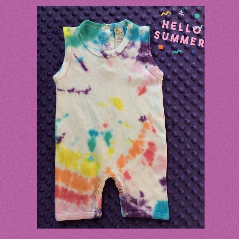 𝅺🌈individually Hand tie dyed infant tank onsie.